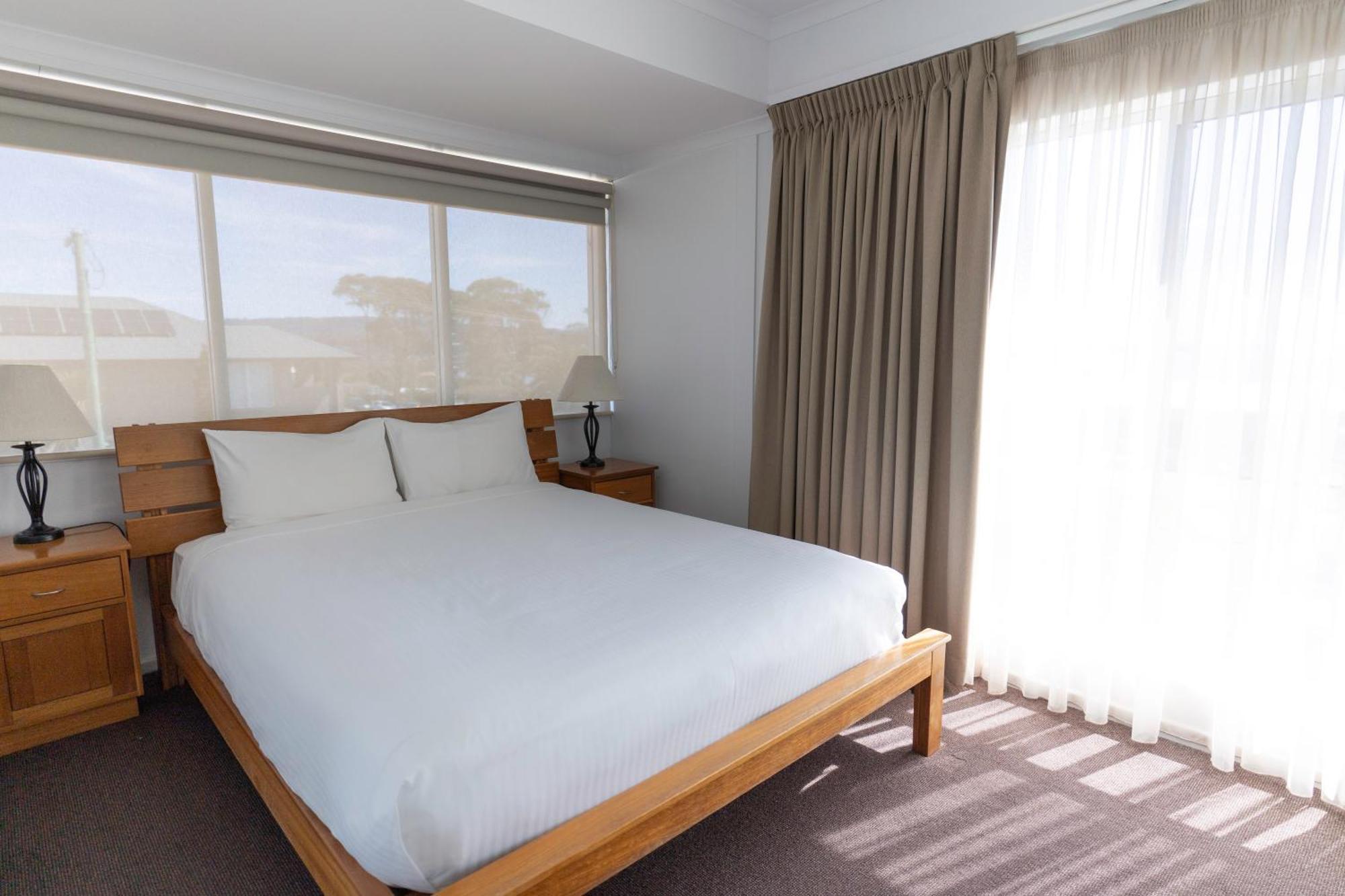 Amooran Oceanside Apartments And Motel Narooma Exterior photo