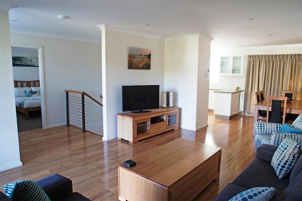 Amooran Oceanside Apartments And Motel Narooma Exterior photo